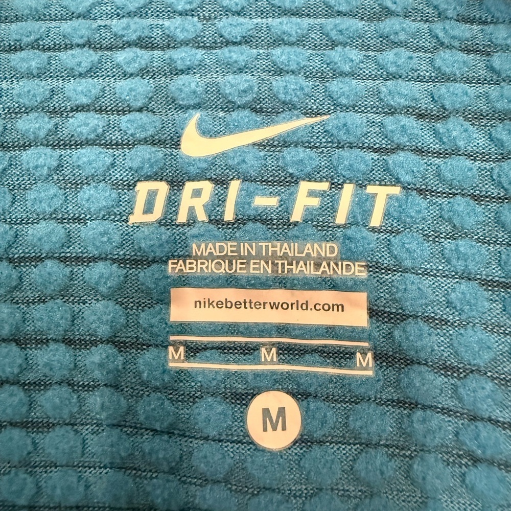 Nike Men's Dri-FIT Sphere Element 1/2-Zip Running Top
Size M - Picture 4 of 6